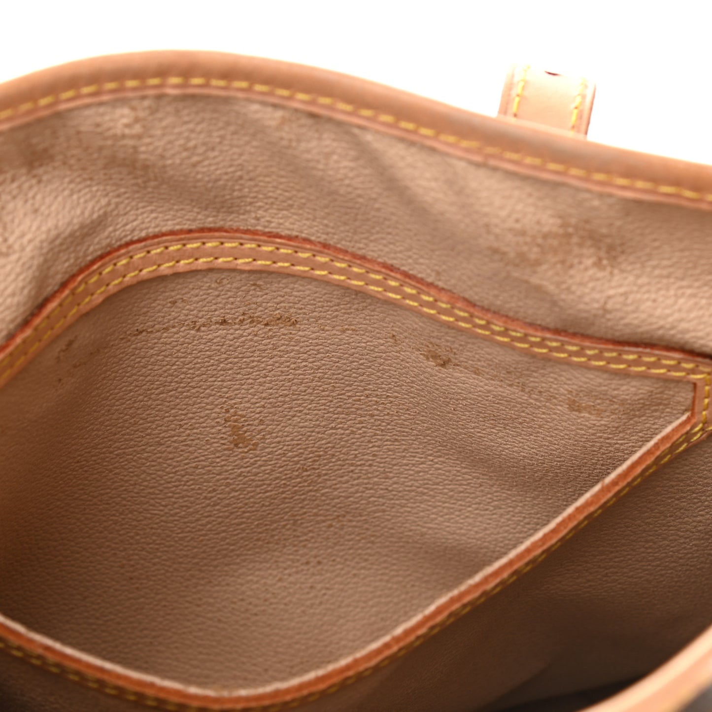 Monogram Petit Bucket 23