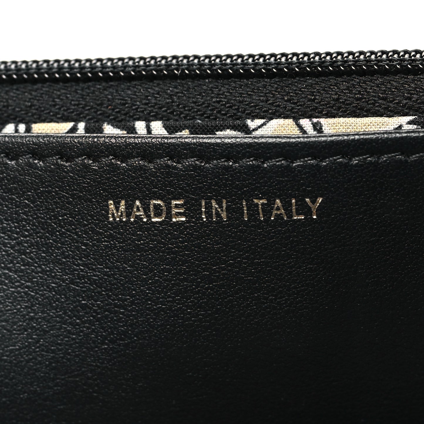 Caviar Quilted Striated CC Wallet On Chain WOC Black