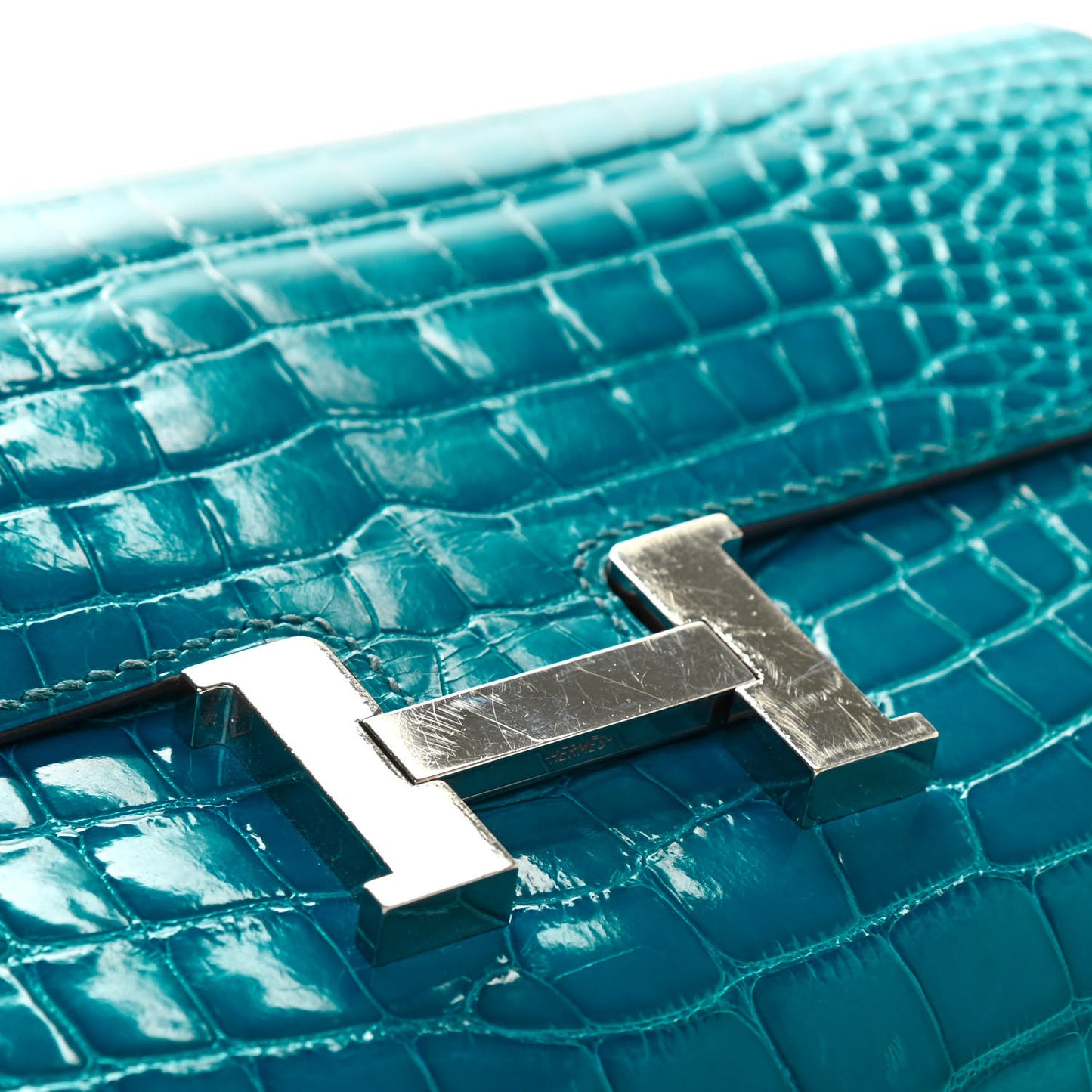 Shiny Alligator Constance Wallet Bleu Izmir