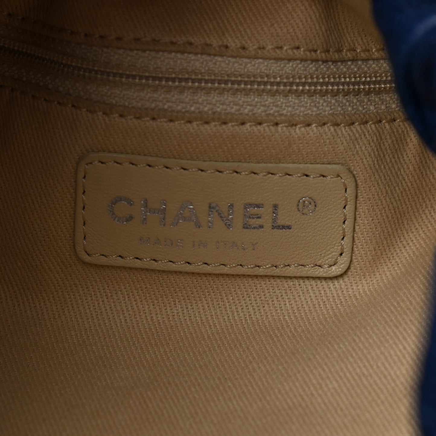Caviar 31 Drawstring Tote Dark Blue