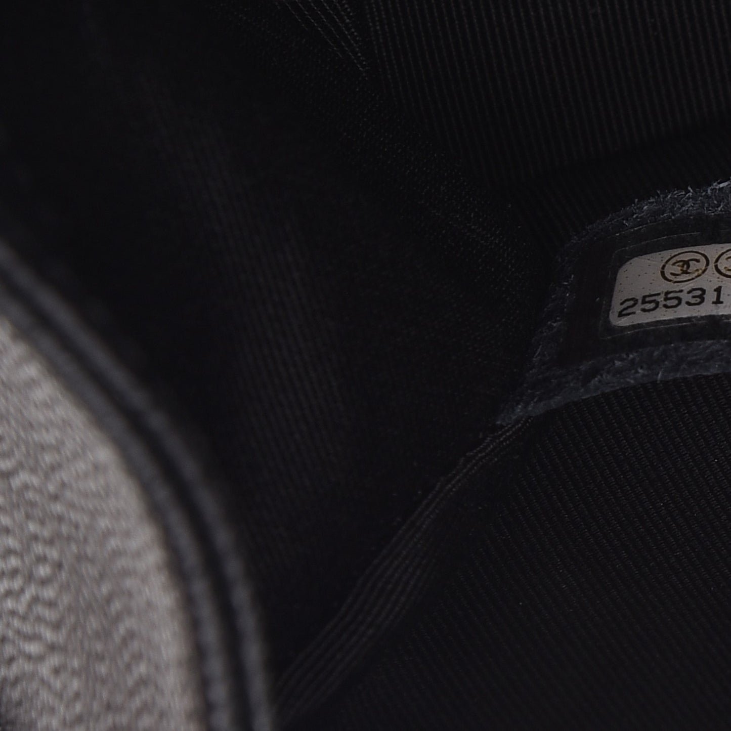 Caviar Quilted Medium Boy Flap Black