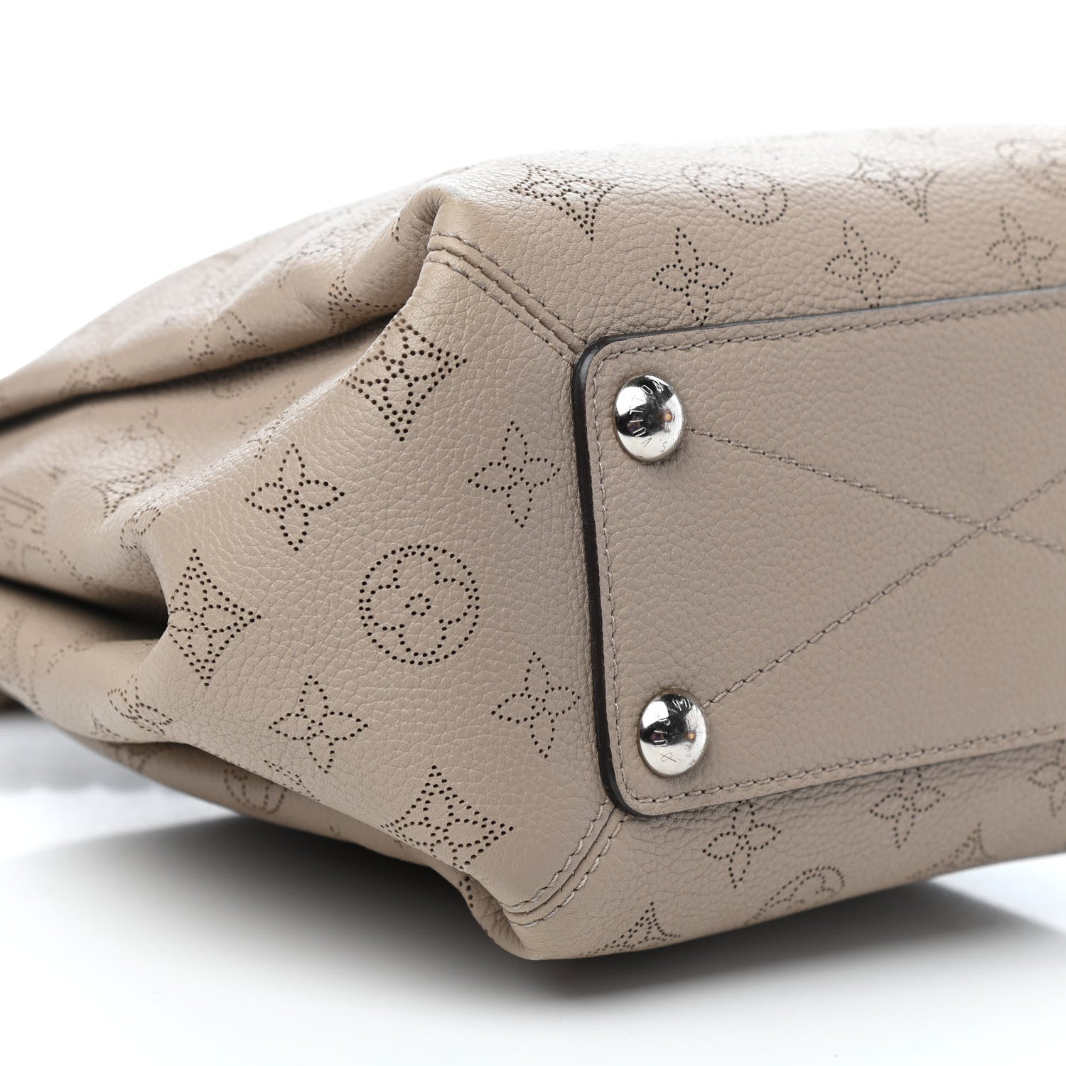 Louis Vuitton Mahina Babylone Chain BB Galet 7 of 10