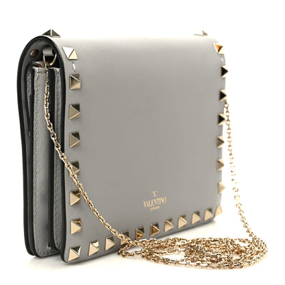 Valentino Garavani Calfskin Rockstud Wallet On Chain Pastel Grey 3 of 11