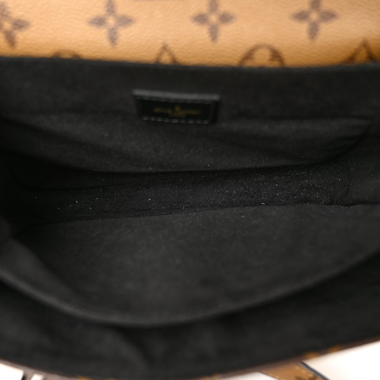 Reverse Monogram Pochette Metis