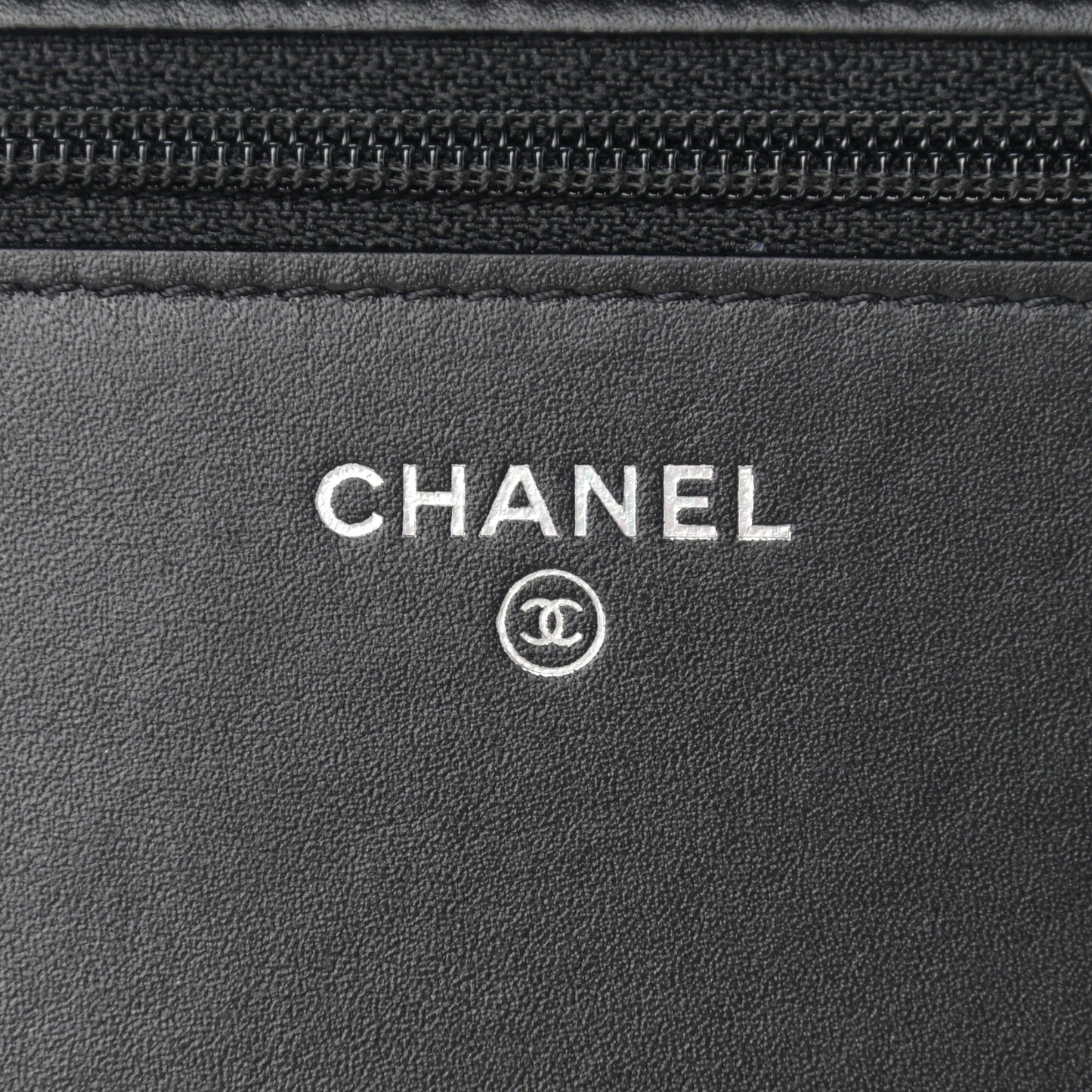 Calfskin Chain 20s Signe Wallet on Chain WOC Black