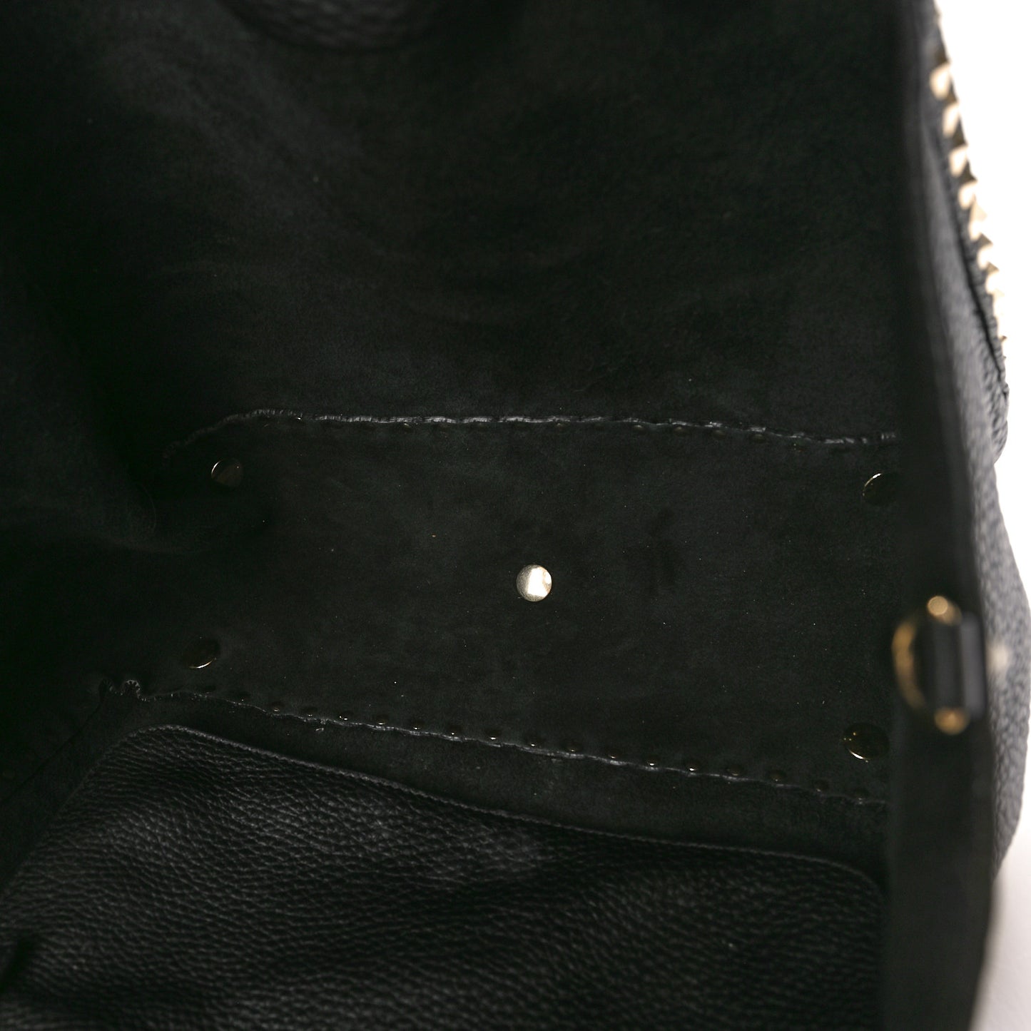 Pebbled Calfskin Medium Rockstud Tote Black