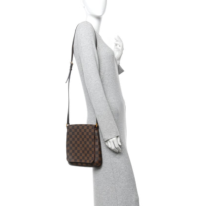 Louis Vuitton Damier Ebene Musette Salsa 2 of 9