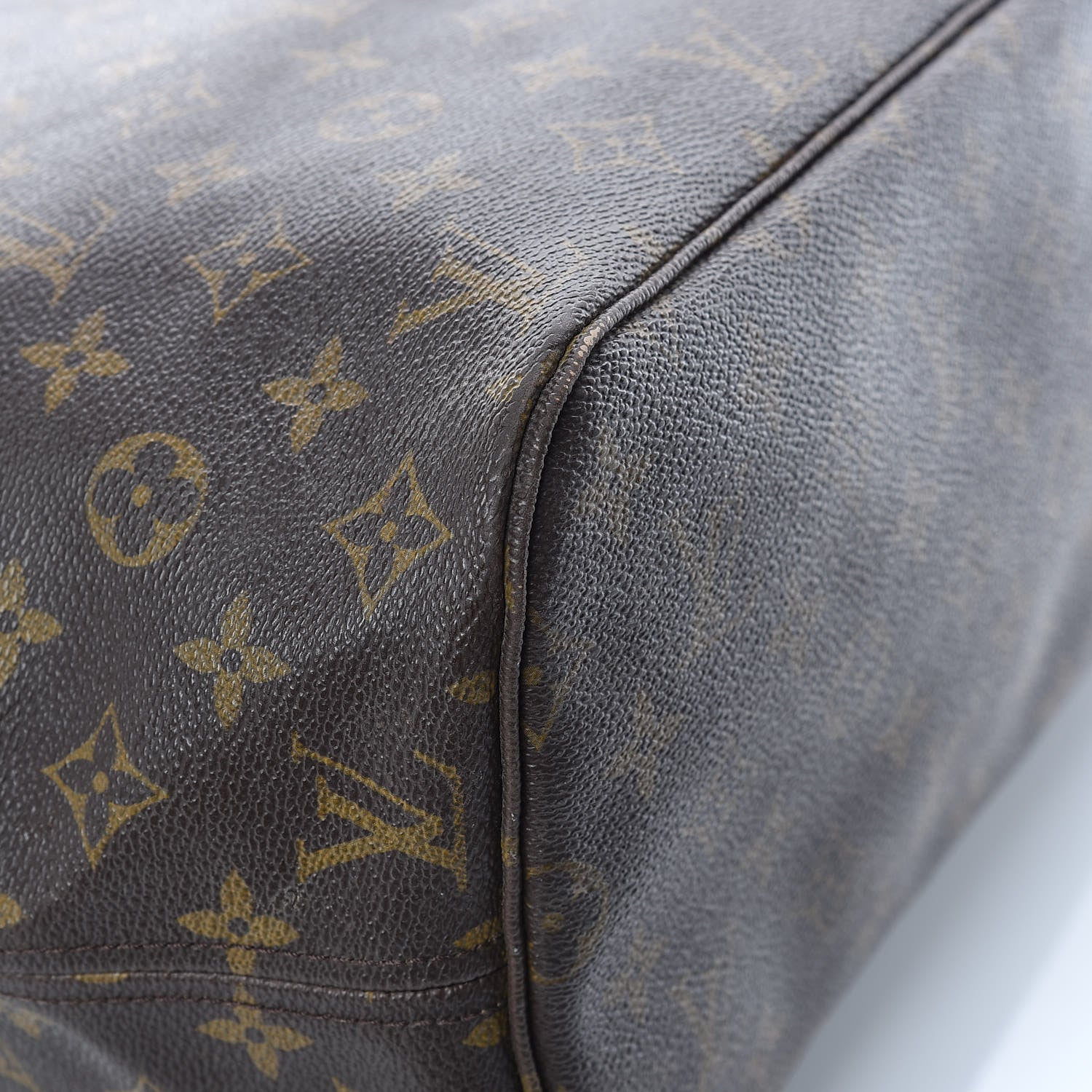 Louis Vuitton Monogram Neverfull MM 17 of 24
