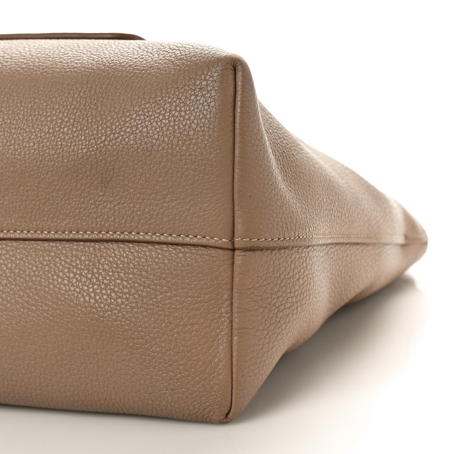 Vitello Daino Boxy Tote Cammeo
