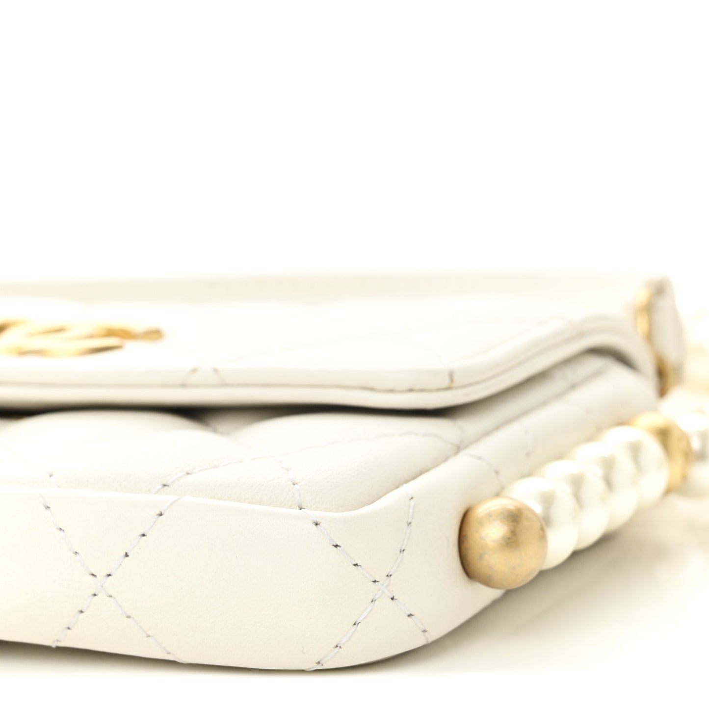 Calfskin Quilted About Pearls Card Holder Flap With Chain White