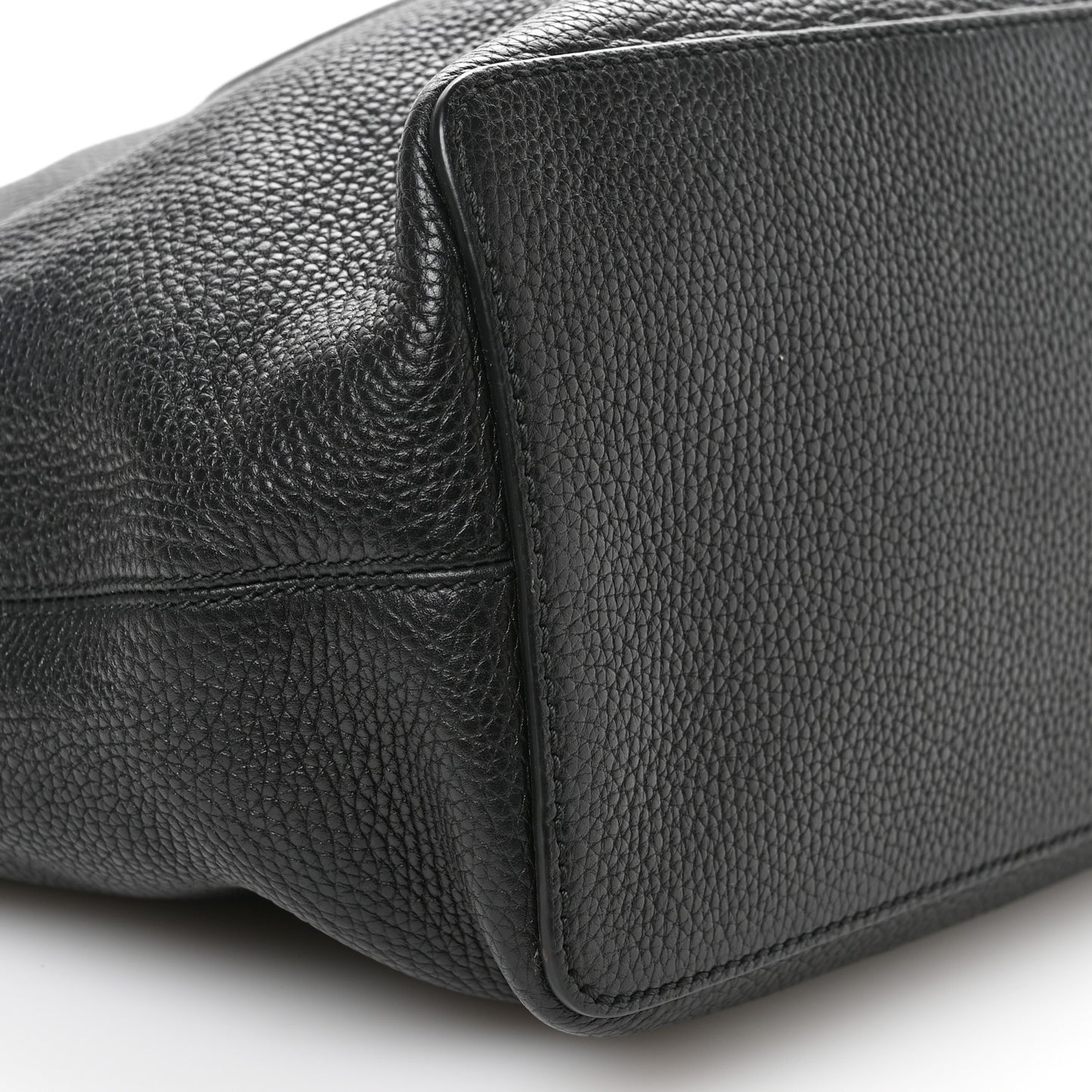 Pebbled Calfskin Large Soho Hobo Black