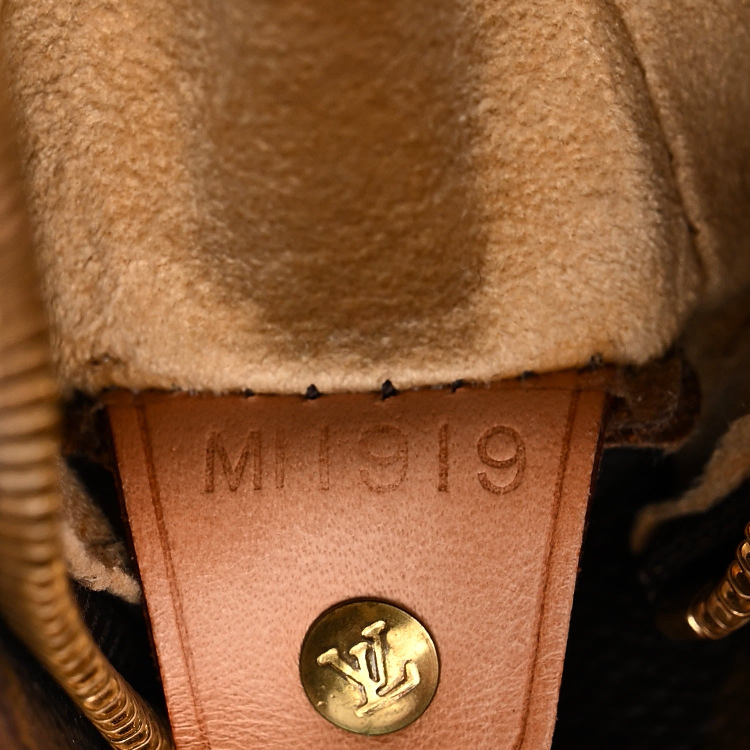 Louis Vuitton Monogram Looping GM 7 of 11