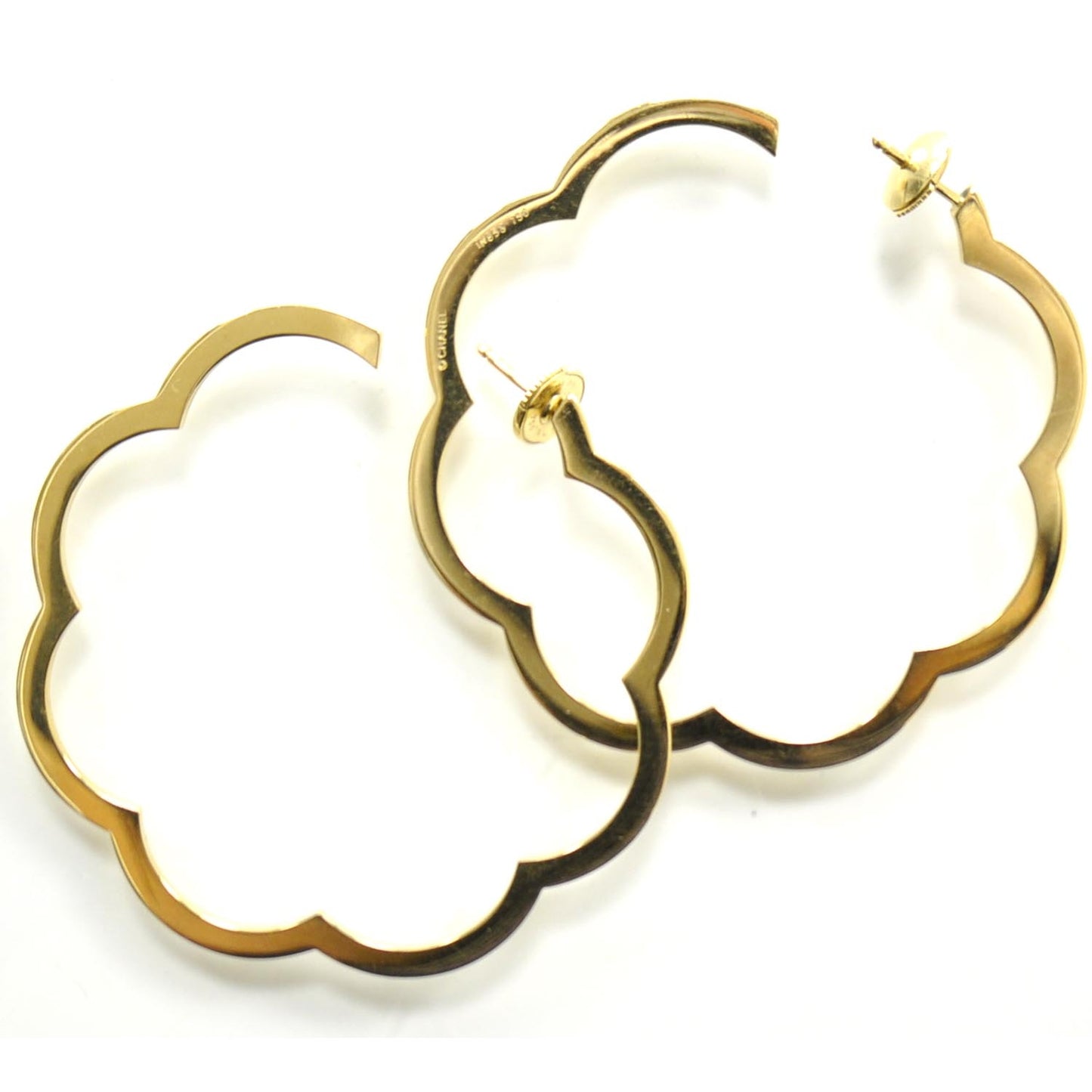 18K Yellow Gold Large Profil de Camelia Hoop Earrings