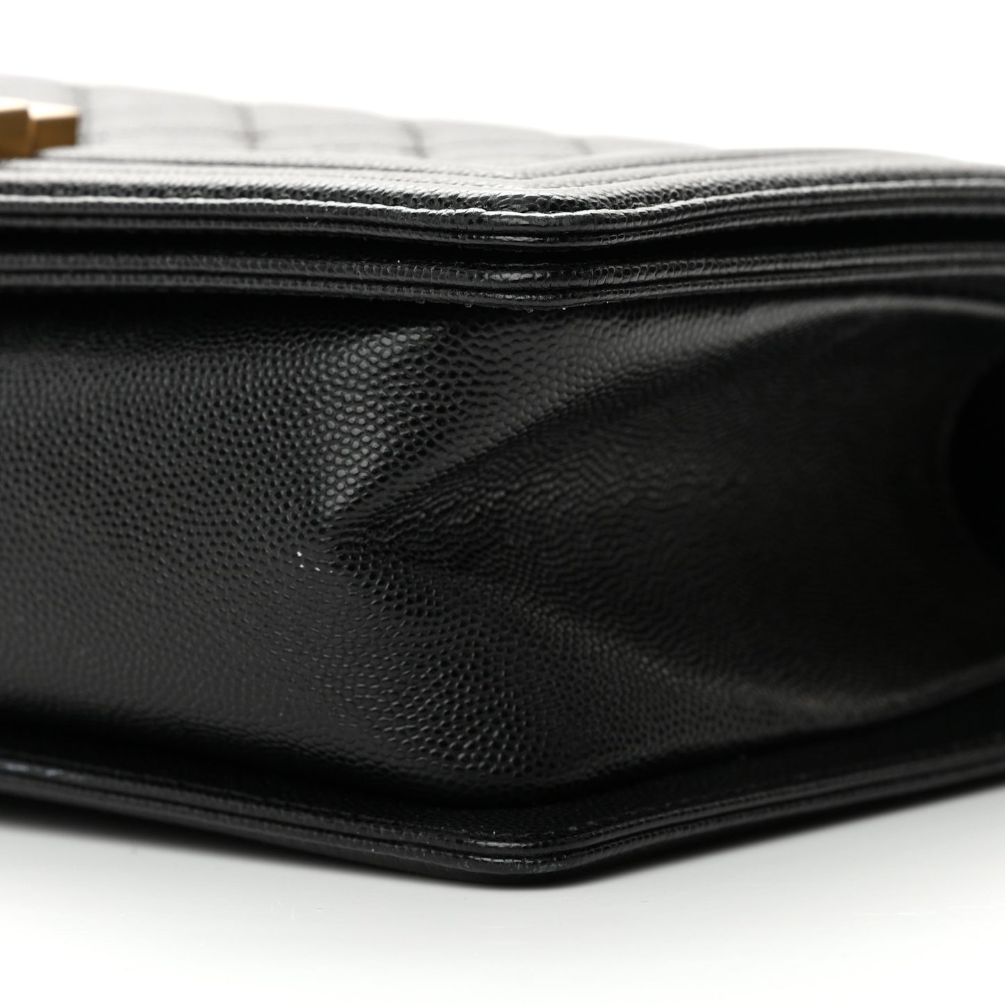 Caviar Quilted Medium Boy Flap Black