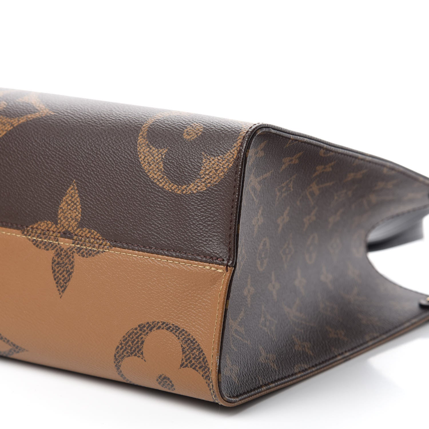 Louis Vuitton Reverse Monogram Giant Onthego MM 7 of 10