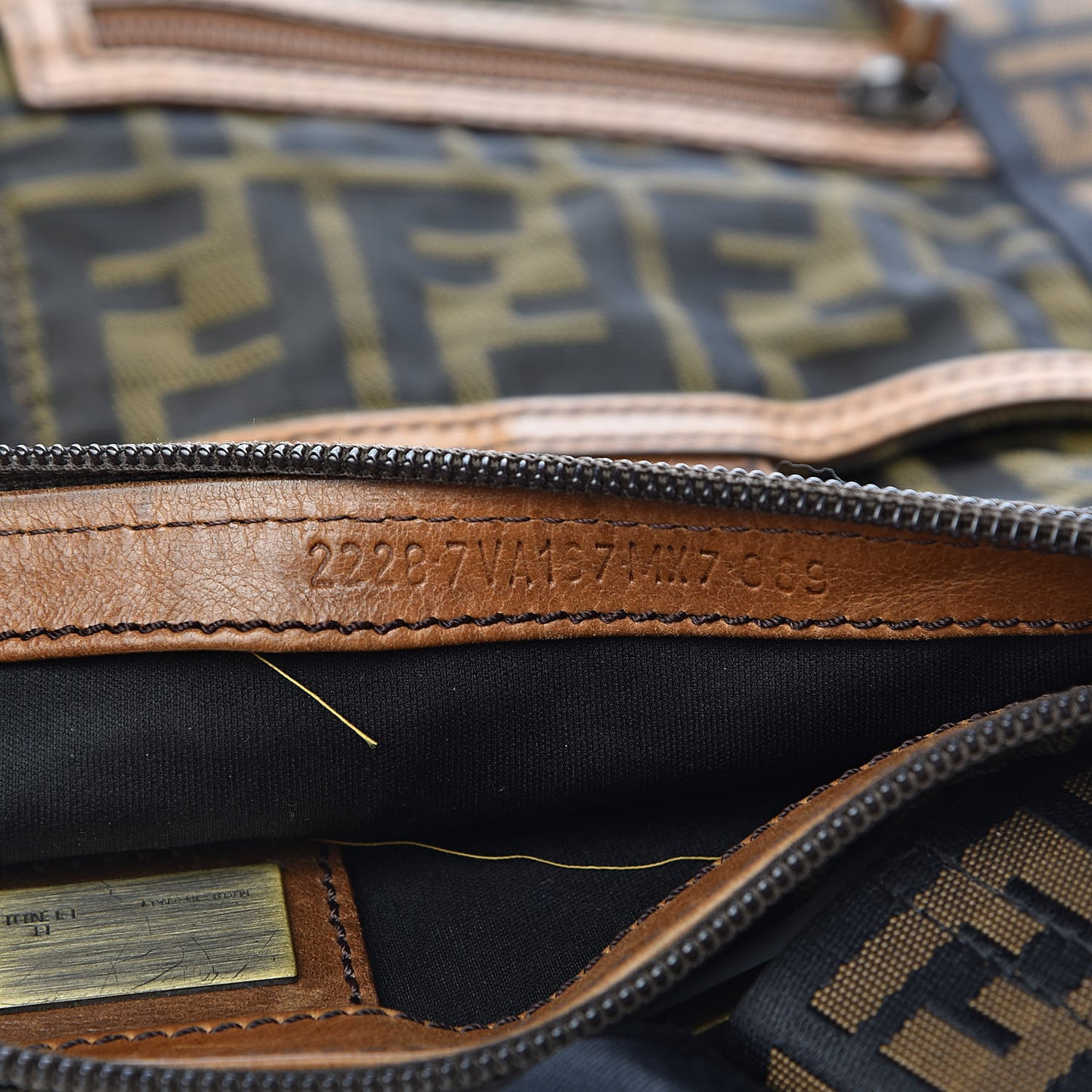Zucca Shoulder Bag Tobacco