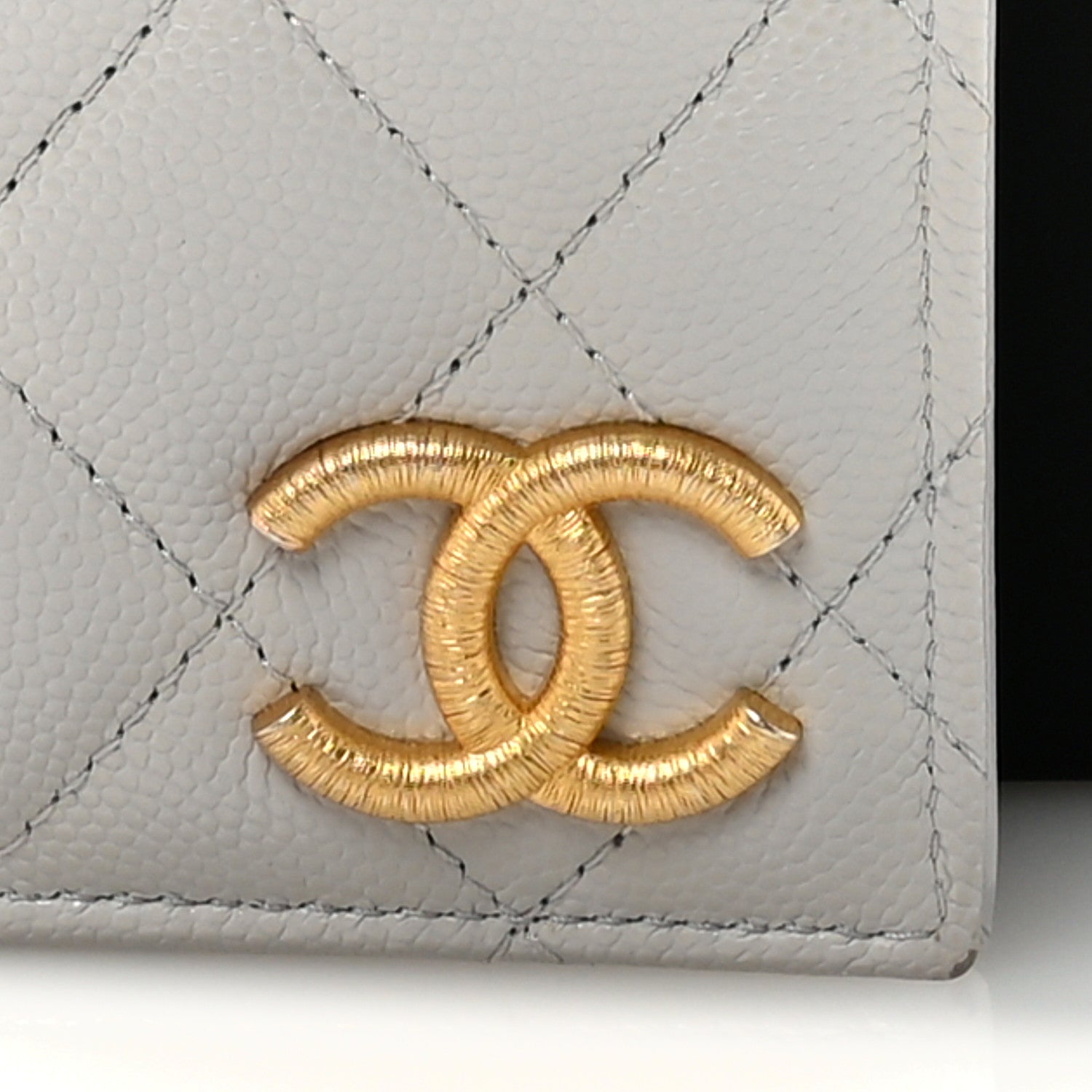 Chanel Caviar Quilted CC Passport Holder Grey 1825537 – FASHIONPHILE