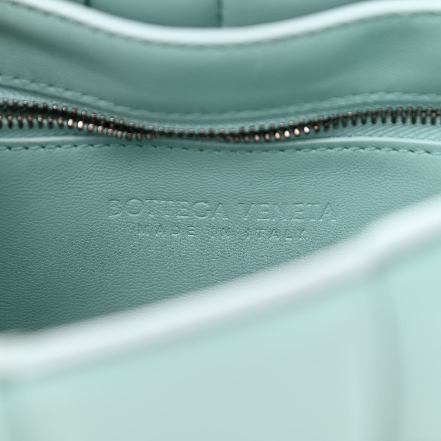 Lambskin Maxi Intreccio Padded Chain Cassette Crossbody Bag Spearmint