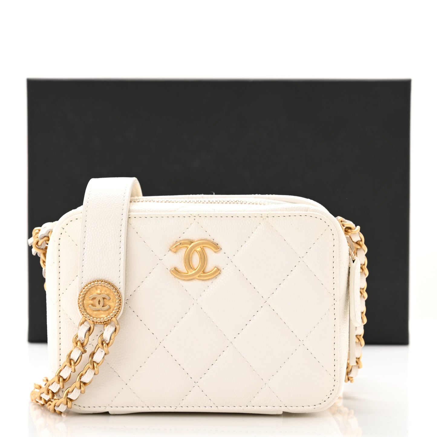 Caviar Quilted Twist Your Buttons Clutch With Chain White