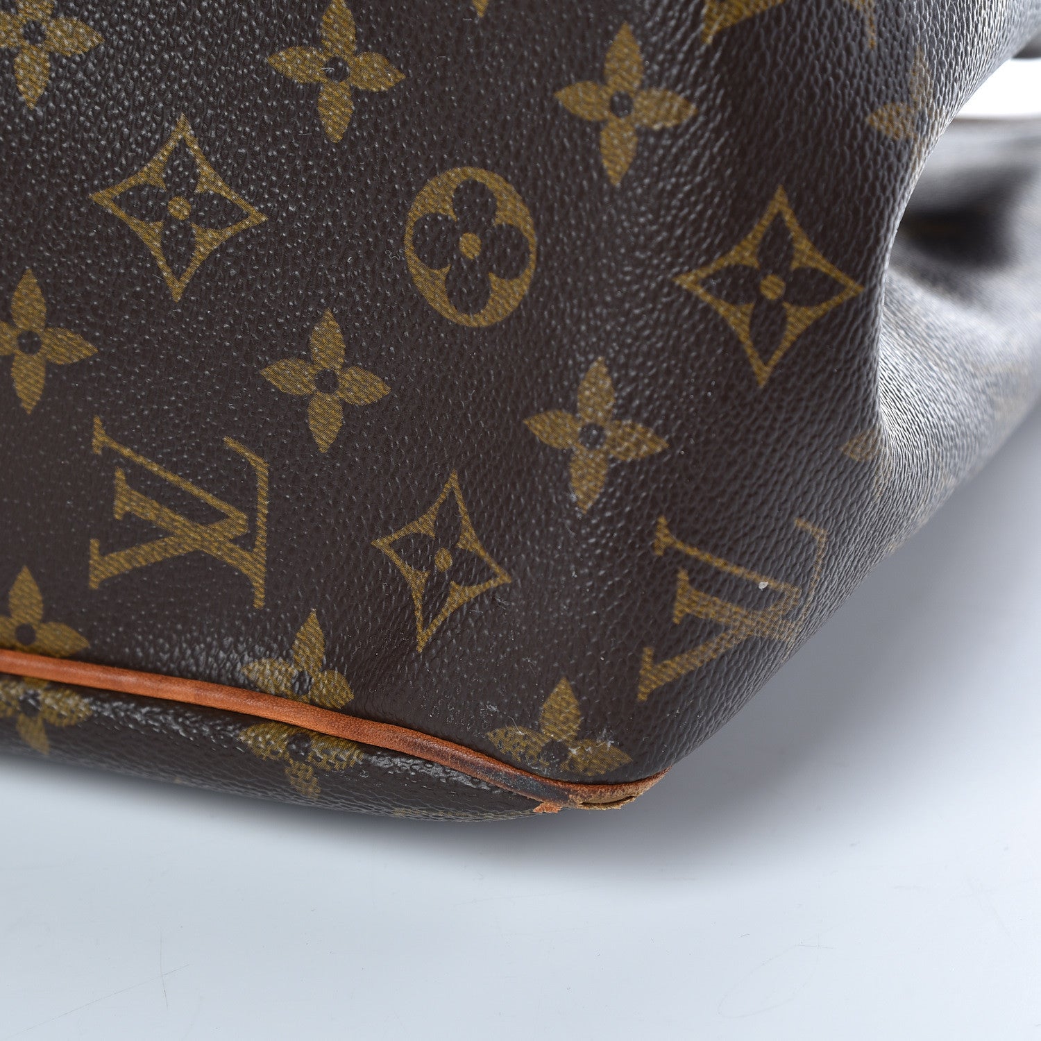 Louis Vuitton Monogram Batignolles Horizontal 22 of 26