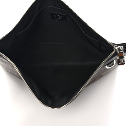 Louis Vuitton Monogram Discovery Pochette GM 5 of 7