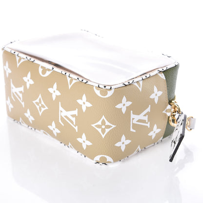 Louis Vuitton Monogram Giant Beach Pouch Kaki 6 of 9