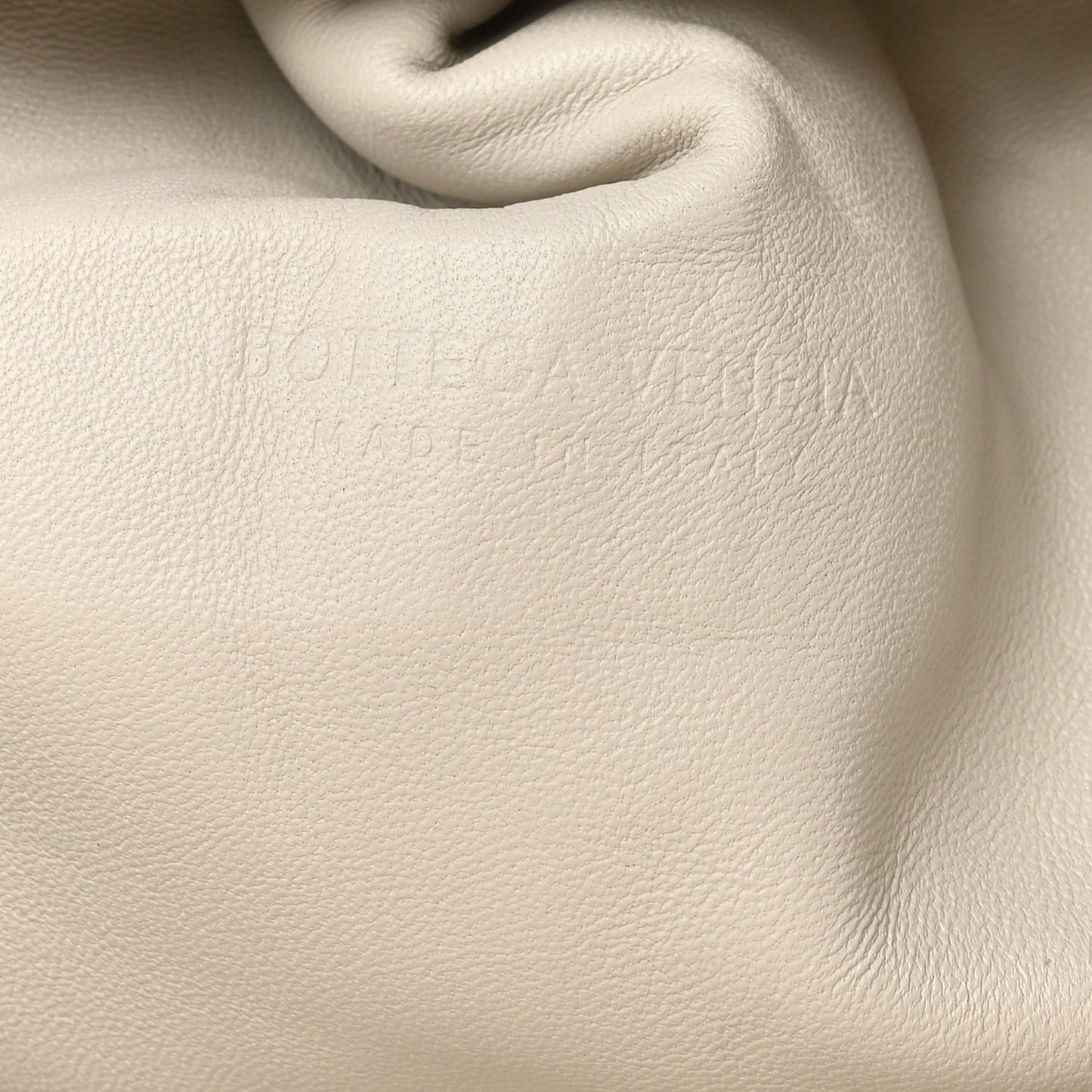 Nappa Maxi Intrecciato The Pouch Oversized Plaster