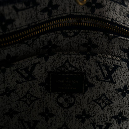 Louis Vuitton Monogram Jacquard Denim Onthego MM Bleu 6 of 9