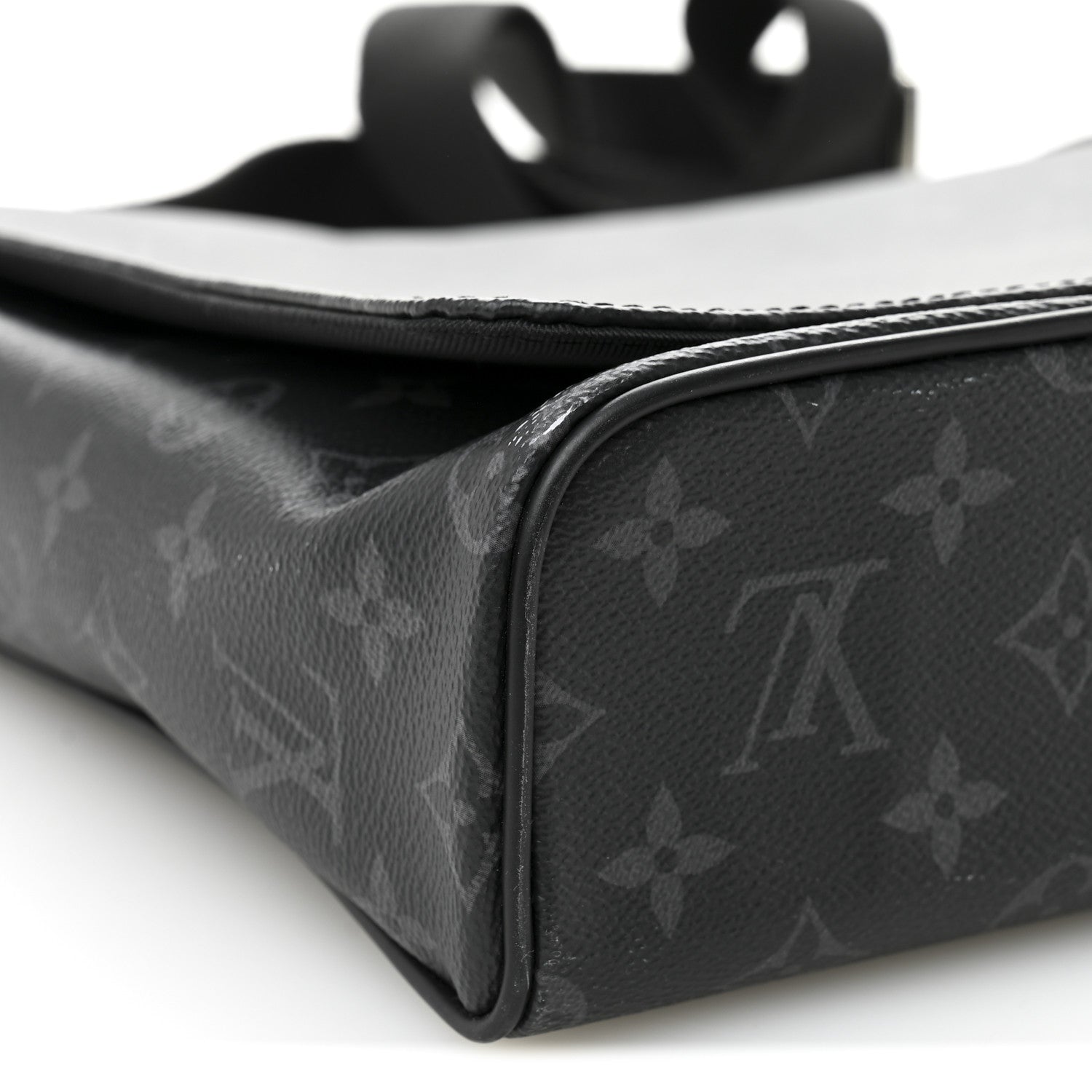 Louis Vuitton Monogram Eclipse District MM 9 of 11