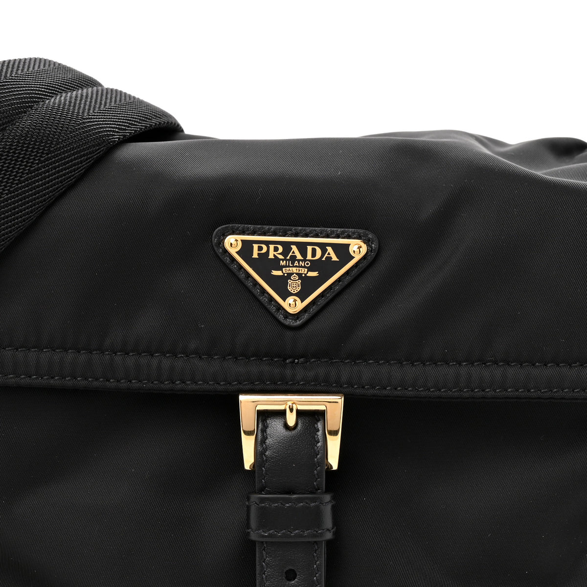 Re-Nylon Medium Explore Shoulder Bag Black