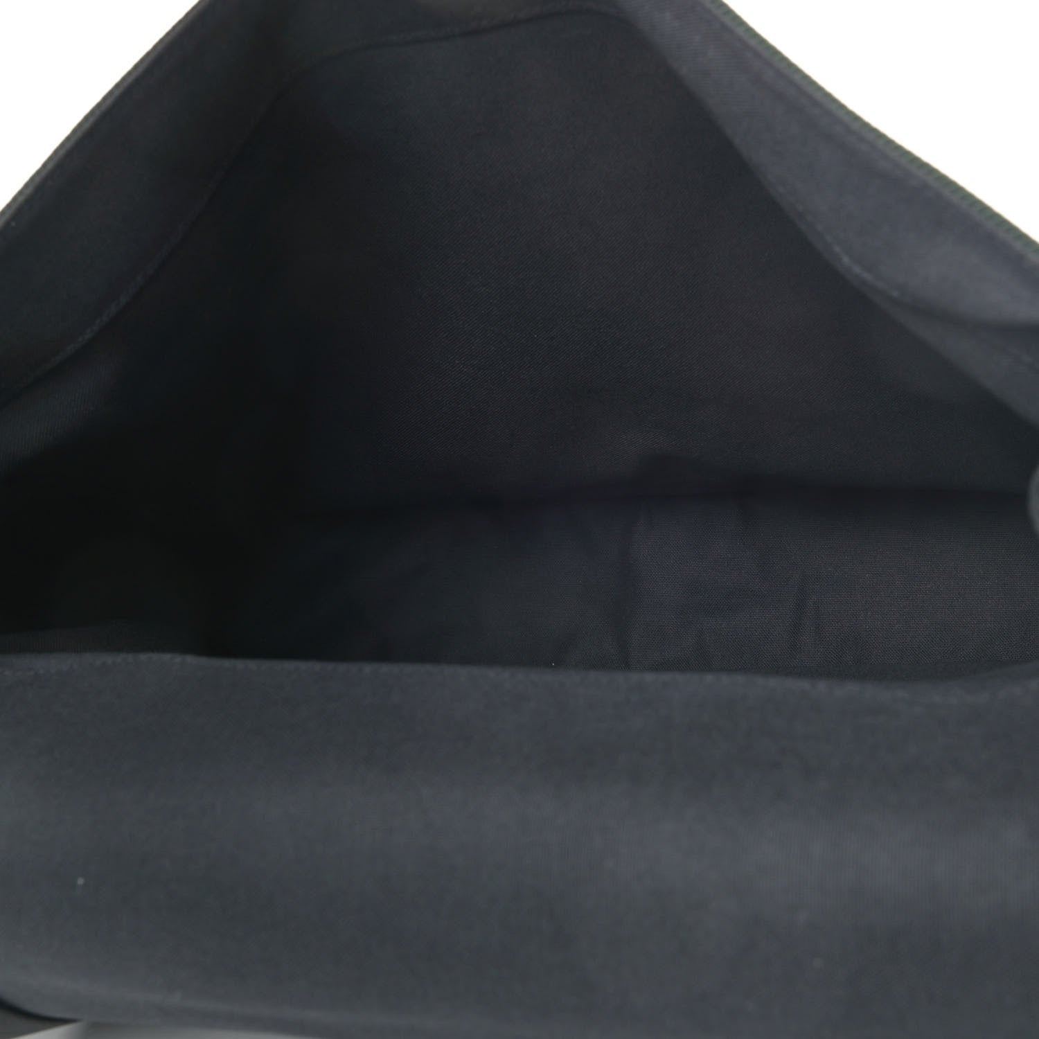 Louis Vuitton Taiga Dersou Messenger Bag Epicea 4 of 6