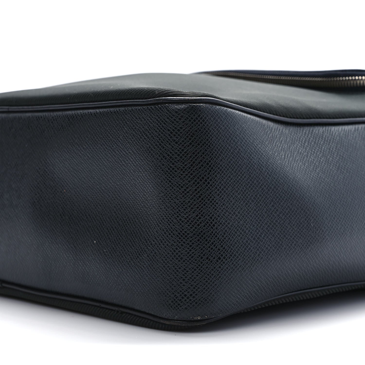 Louis Vuitton Taiga Taimyr Messenger Bag Ardoise 7 of 7