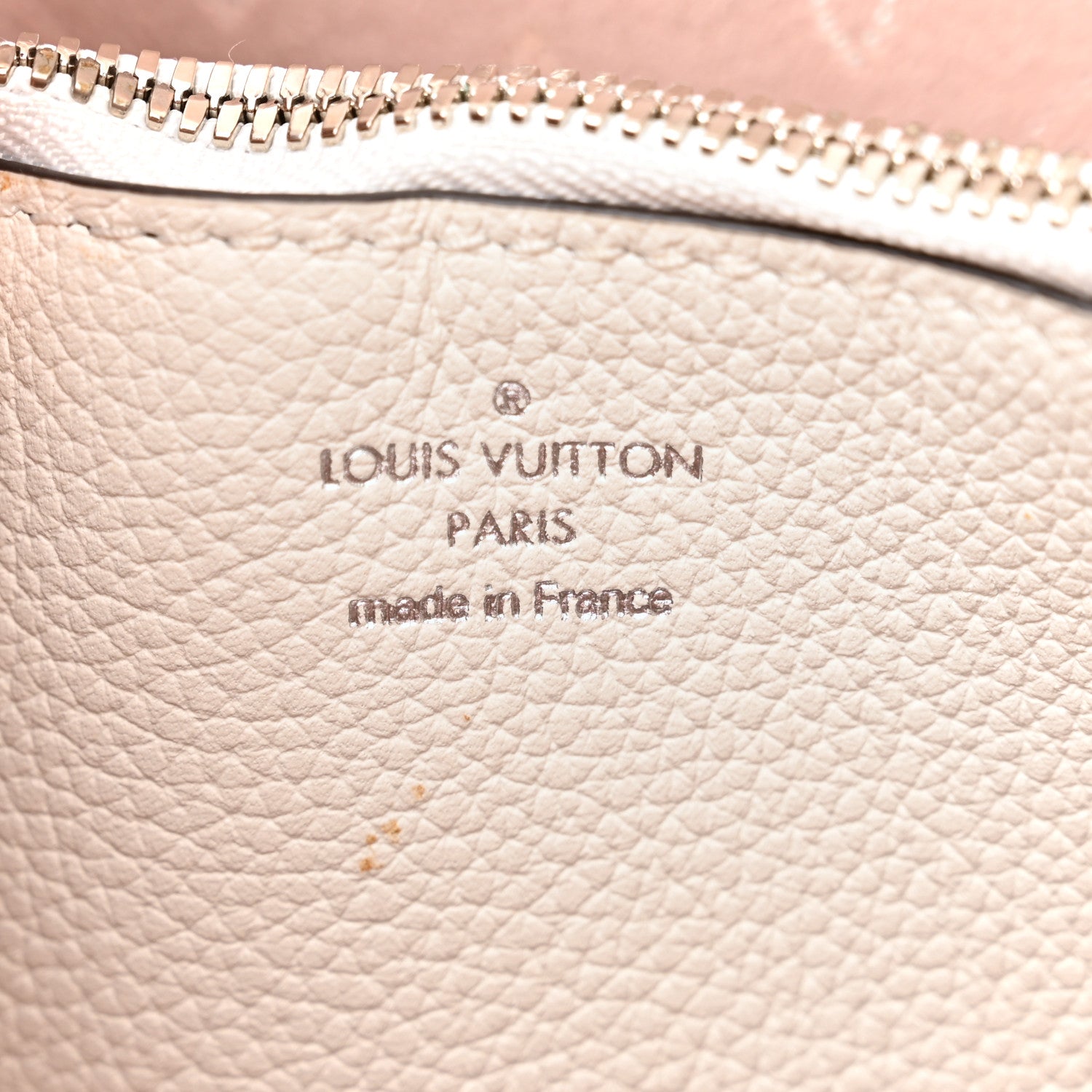 Louis Vuitton Mahina Muria Snow White 6 of 11