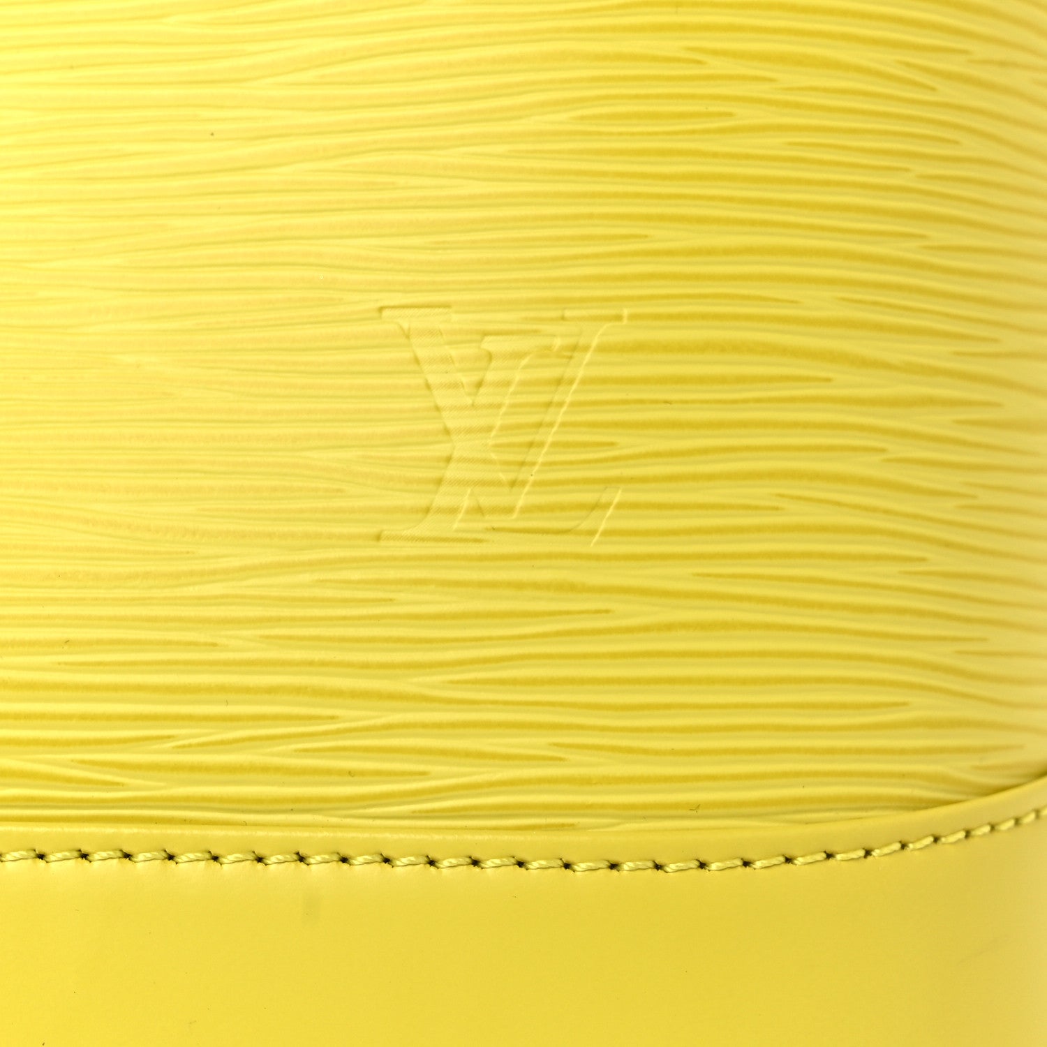 Louis Vuitton Epi Alma MM Pistache 7 of 9