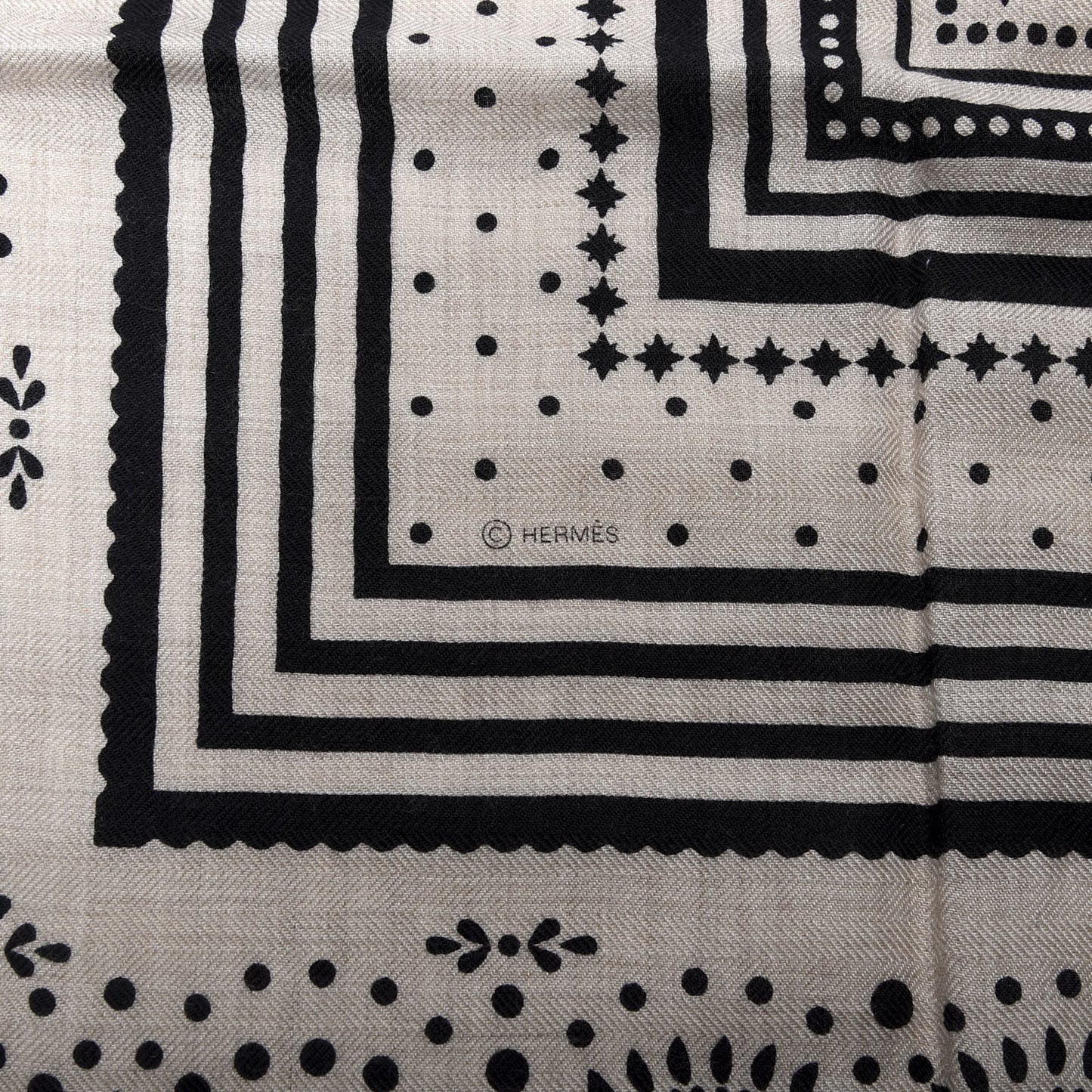 Silk Cashmere Couvertures Et Tenues de Jour Bandana Shawl 140 Natural Black