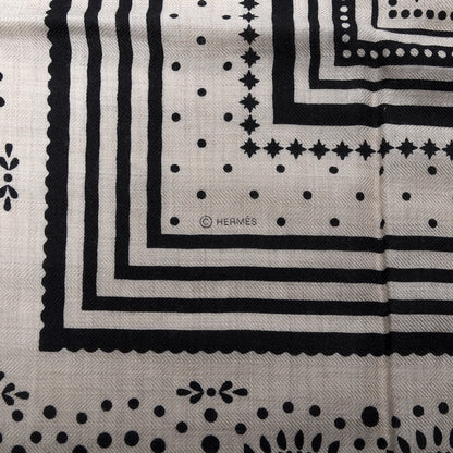 Hermes Silk Cashmere Couvertures Et Tenues de Jour Bandana Shawl 140 Natural Black 4 of 4