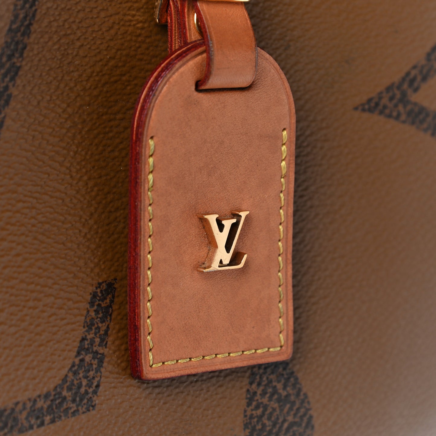 Reverse Monogram Giant Boite Chapeau Souple