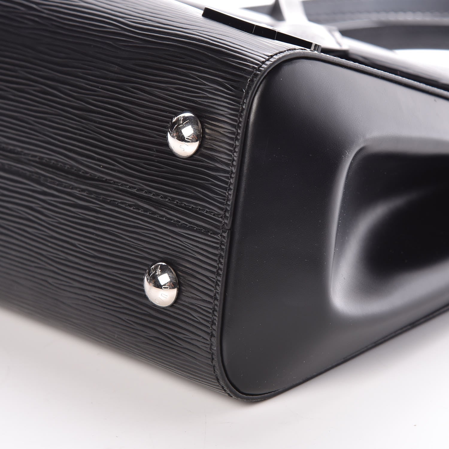 Louis Vuitton Epi Cluny MM Black 9 of 9