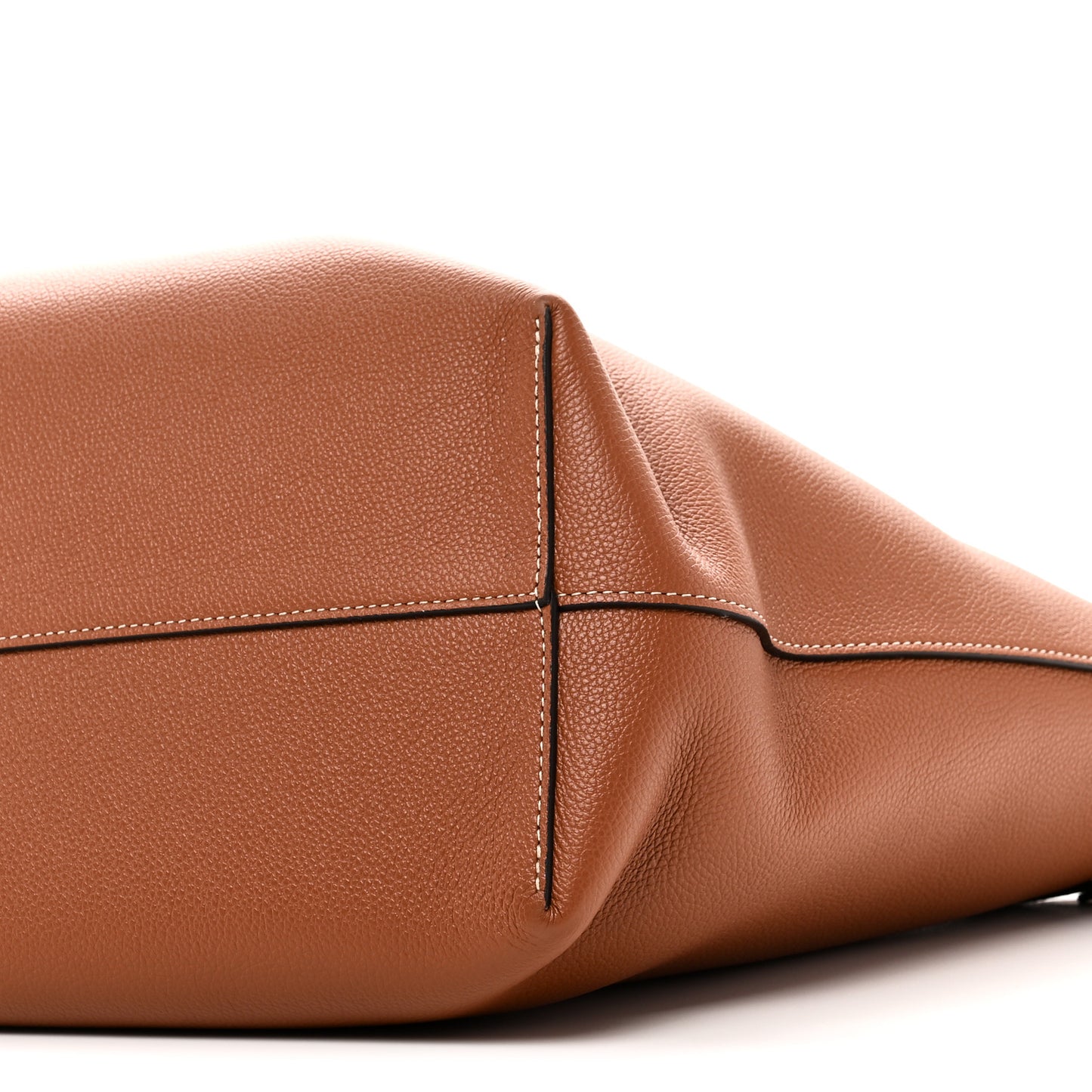 Grained Calfskin Triomphe Medium Cabas Anais Tan