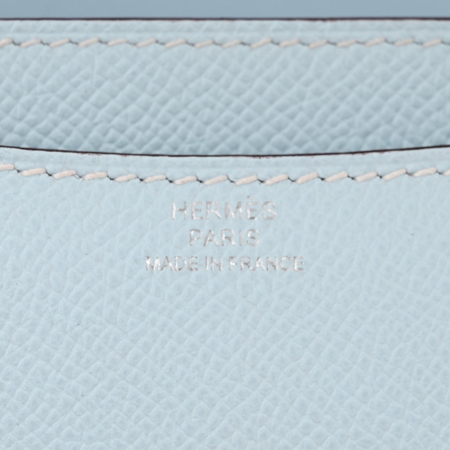 Epsom Constance 18 Bleu Brume