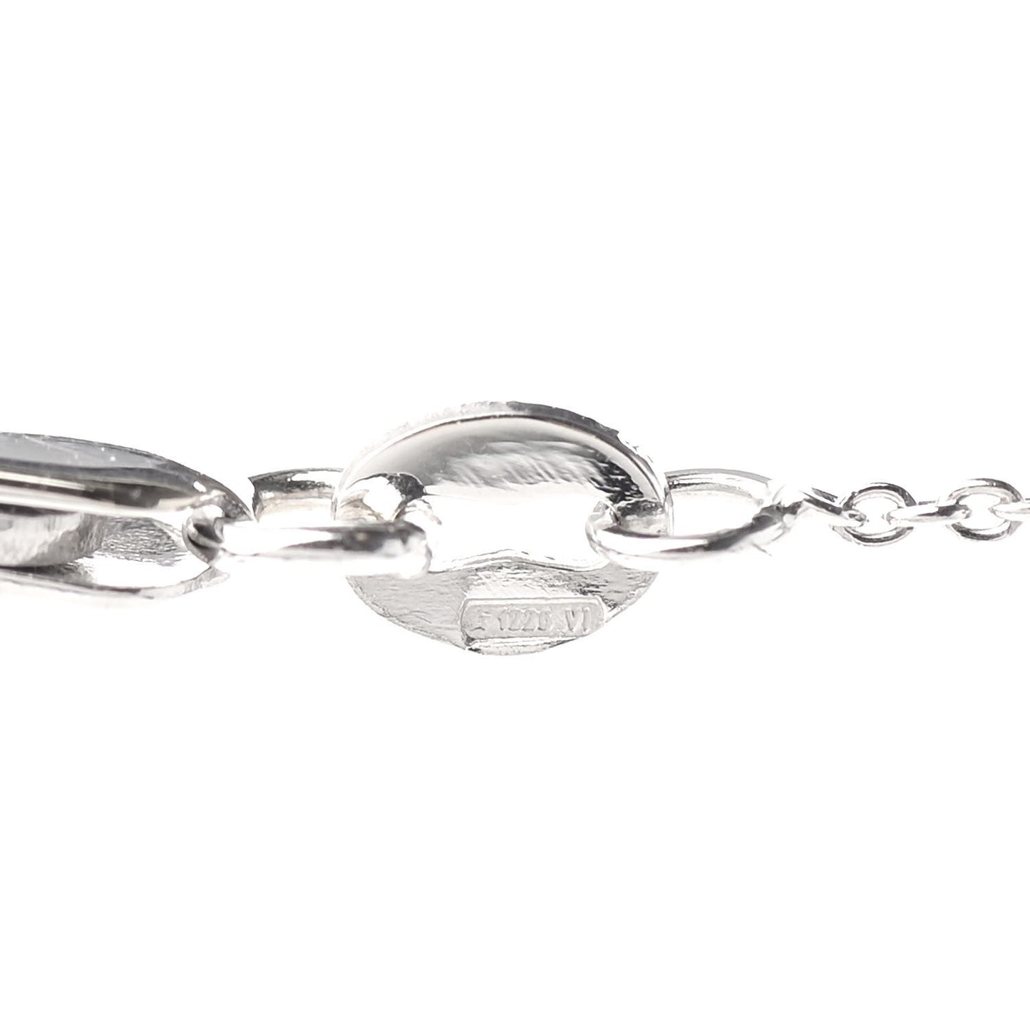 18K White Gold Diamond .42ctw Circle Pendant Necklace