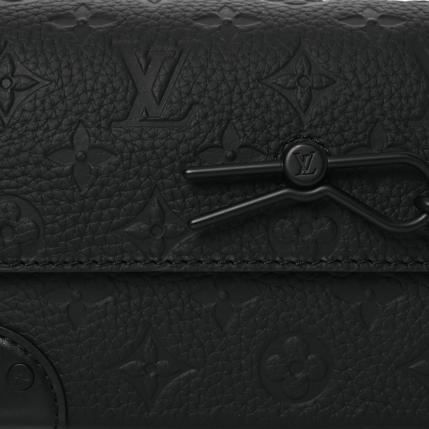 Taurillon Monogram Steamer Wearable Wallet Black