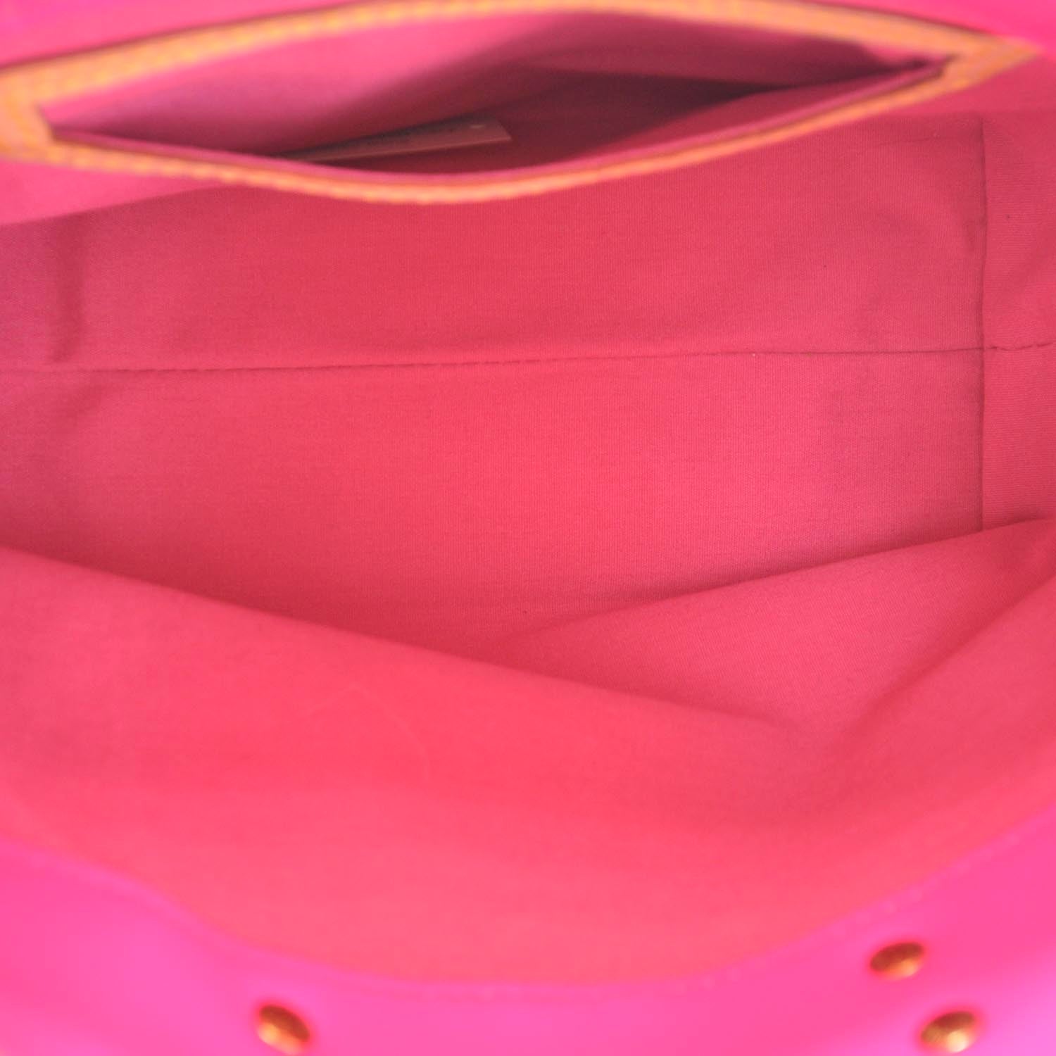 Louis Vuitton Vernis Fluo Reade PM Pink 7 of 9