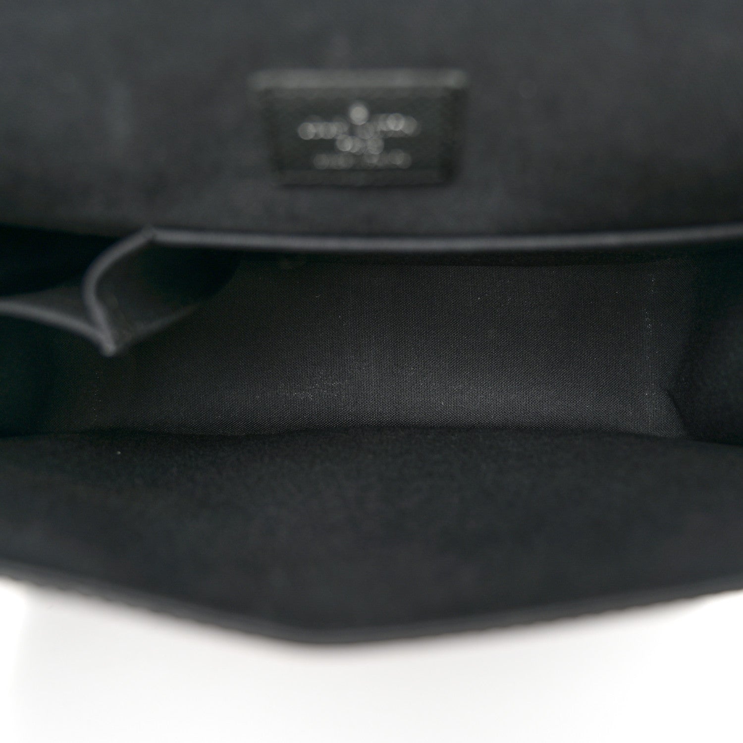 Louis Vuitton Taiga Andrei Ardoise 5 of 11