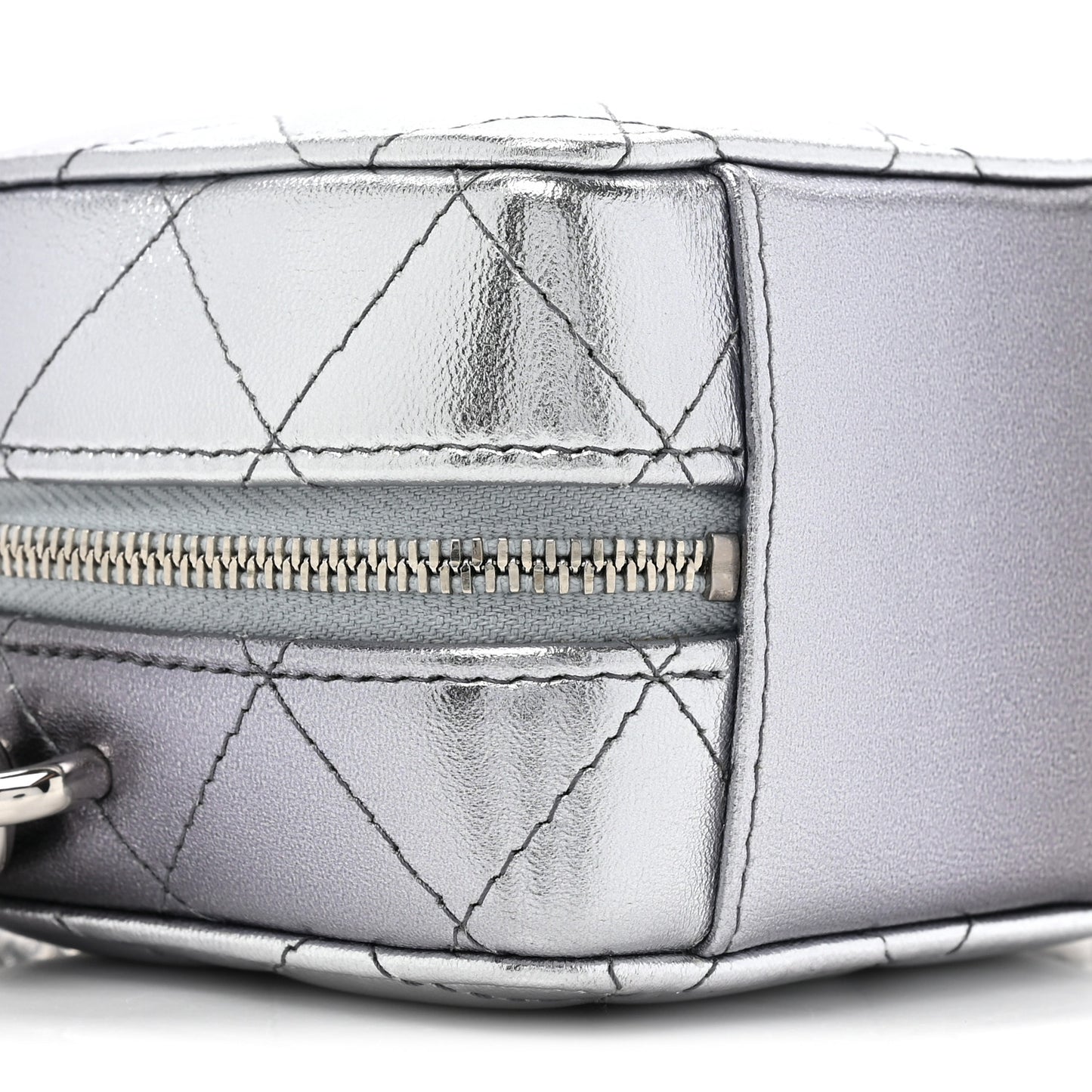 Gradient Metallic Lambskin Quilted Like A Wallet Clutch With Chain Silver Purple