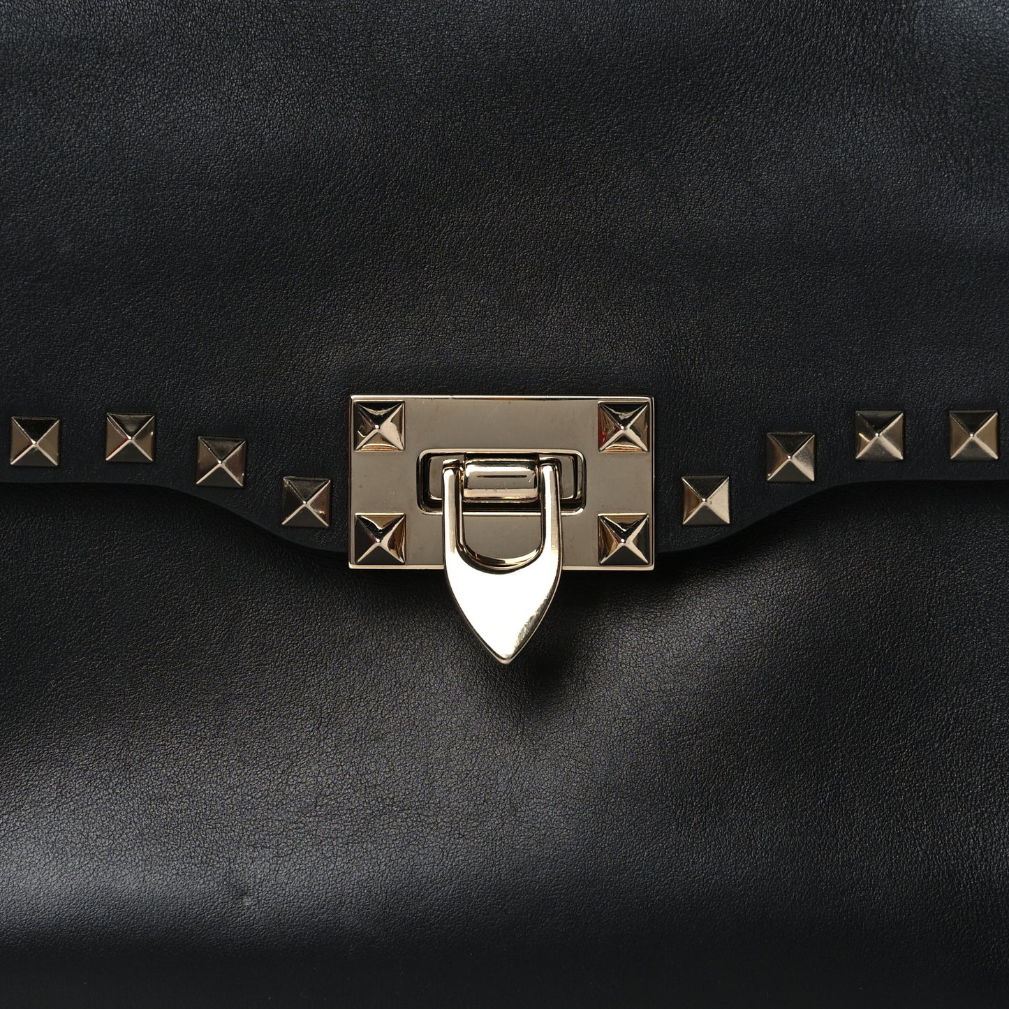 Vitello Medium Rockstud Flap Saddle Bag Black