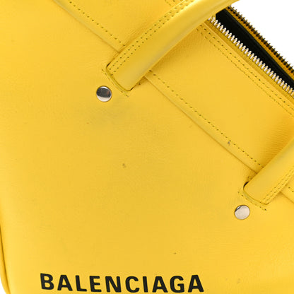 Balenciaga Shiny Day Calfskin Logo S Triangle Duffle Jaune Black 18 of 25
