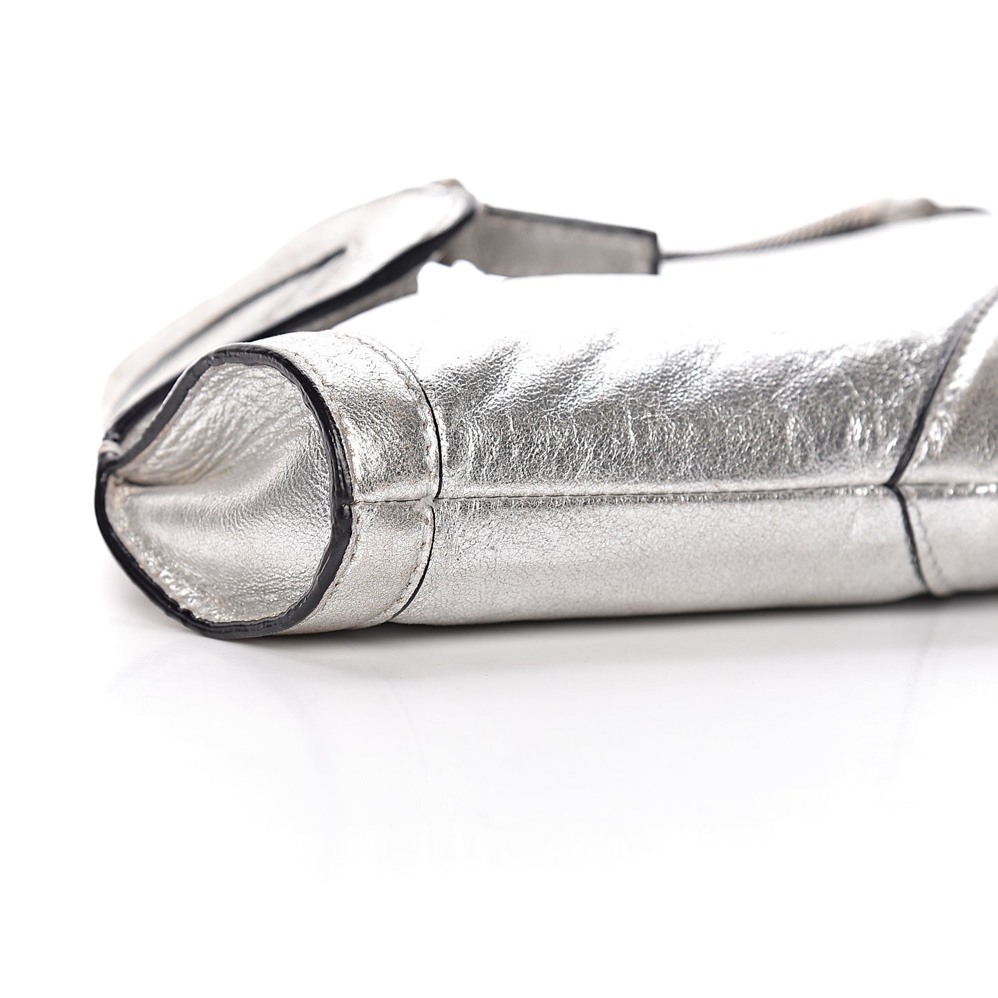 Metallic Lambskin De Manta Clutch Silver