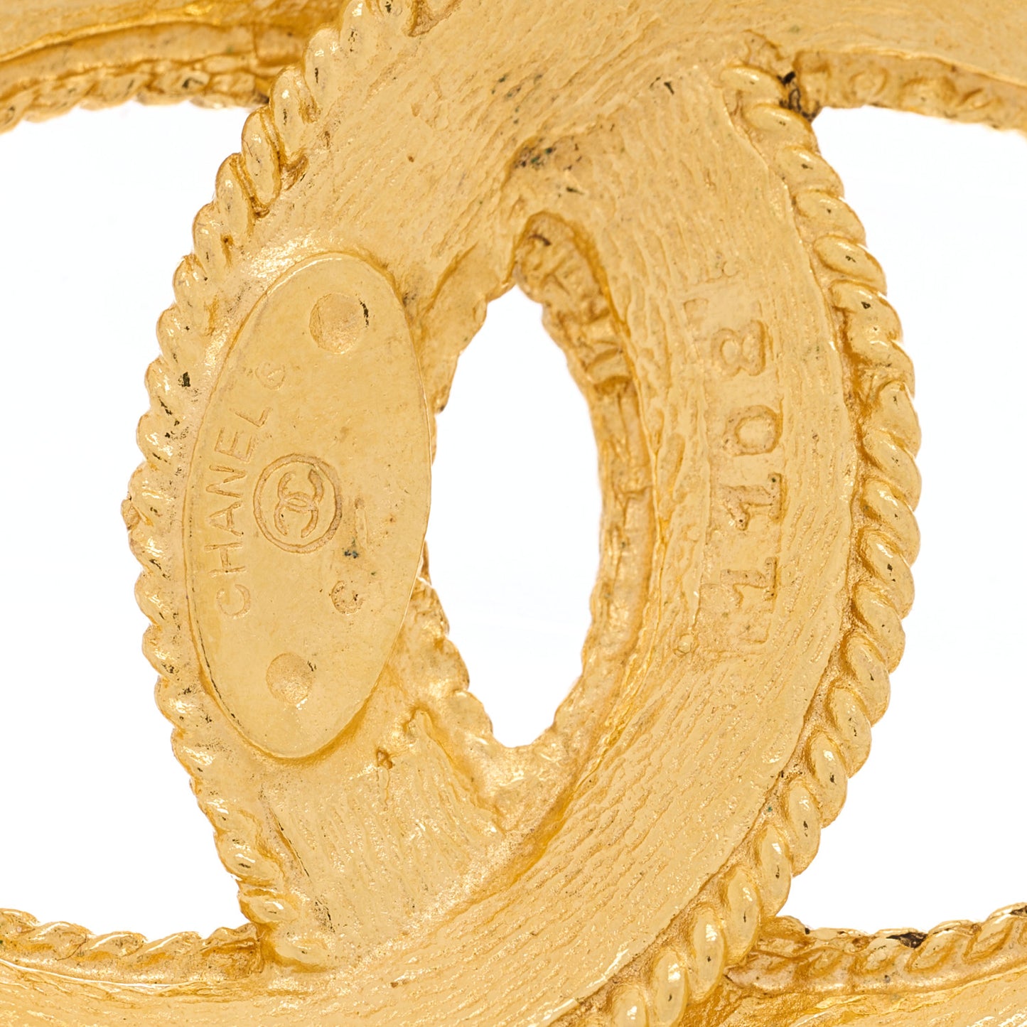 Metal CC Brooch Gold