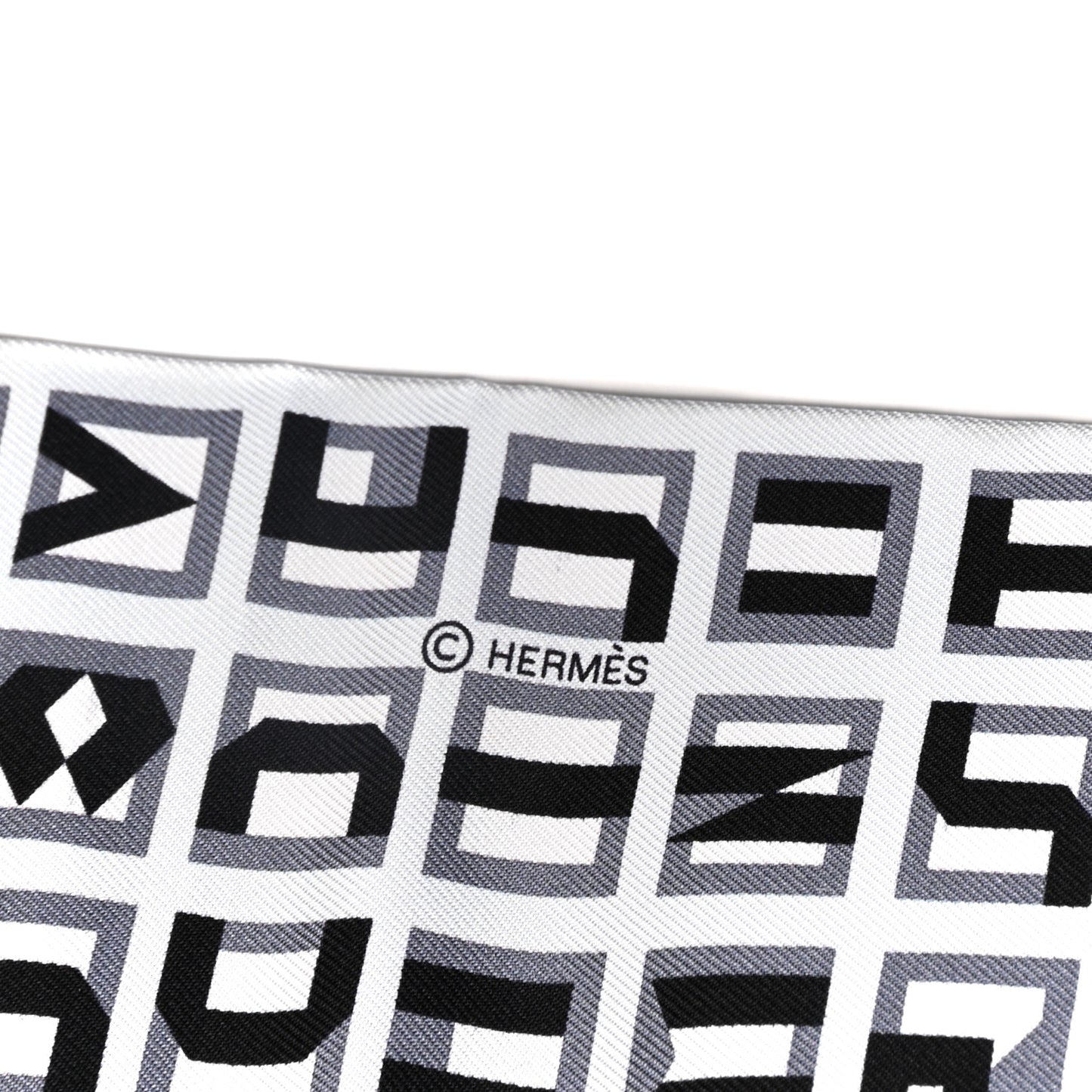 Silk Lettres Et Pois Maxi Twilly Cut Gris Black Menthol